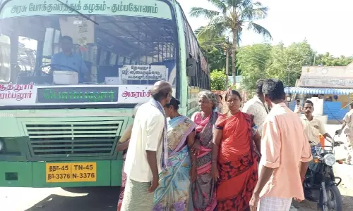 அகரம்சிகூர் அருகே குடியிருப்புவாசிகள் சாலை மறியல்