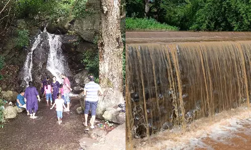 தொடர் மழை: ஏற்காடு மலைப்பாதையில் அருவிகளில் கொட்டும் வெள்ளம்- குளித்து மகிழும் சுற்றுலா பயணிகள்