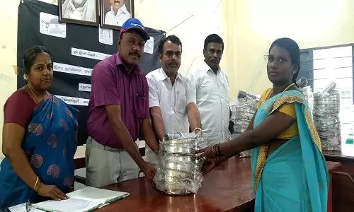 வாசுதேவநல்லூரில் பள்ளி குழந்தைகளுக்கு நலத்திட்ட உதவிகள்