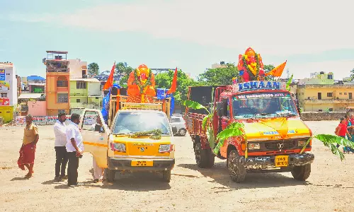 நாகராஜா கோவில் திடலில் இருந்து ஊர்வலம்