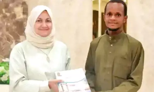 பல்கலைக்கழக படிப்பில் சேர 4 ஆயிரம் கிலோ மீட்டர் தூரம் சைக்கிளில் சென்ற வாலிபர்