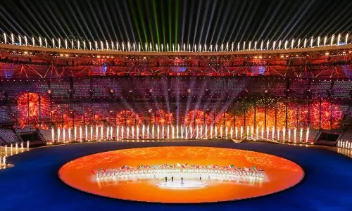 ஆட்டம் பாட்டம்.. கலை நிகழ்ச்சிகள்.. கோலாகலமாக துவங்கிய ஆசிய விளையாட்டு போட்டிகள்