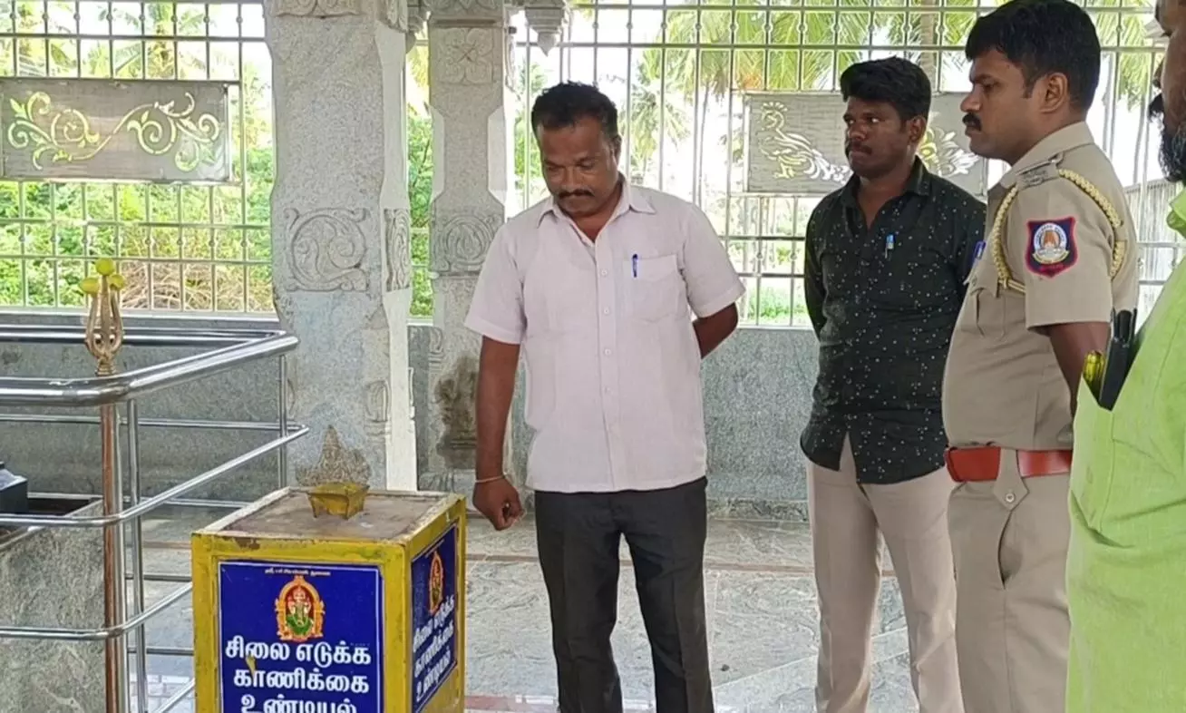 கோவில்களில் பூட்டை உடைத்து நகை திருட்டு:அரசு பள்ளியிலும் கைவரிசை காட்டிய மர்ம நபர்கள் கோவில்களில் பூட்டை உடைத்து நகை திருட்டு:அரசு பள்ளியிலும் கைவரிசை காட்டிய மர்ம நபர்கள்