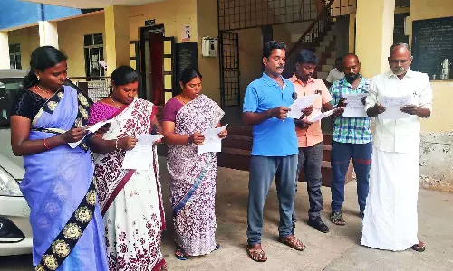 அய்யங்கோட்டை ஊராட்சி தலைவரை கண்டித்து உறுப்பினர்கள் திடீர் முற்றுகை போராட்டம்