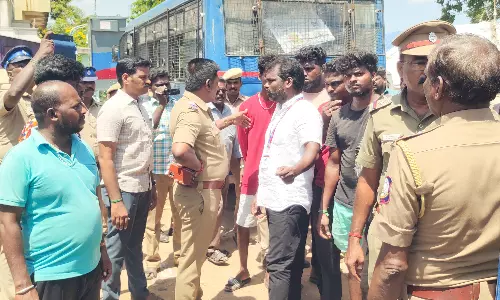 கடலூர் புதுப்பாளையத்தில்  அகற்றப்பட்ட  விடுதலை சிறுத்தைகள் கொடி  கம்பத்தை மீண்டும் வைத்ததால் பரபரப்பு