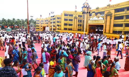 காங்கயத்தில் தி.மு.க., வாக்குச்சாவடி முகவர்கள் கூட்டம்: கட்சி நிர்வாகிகளுக்கு ஆலோசனை வழங்குகிறார் மு.க.ஸ்டாலின்