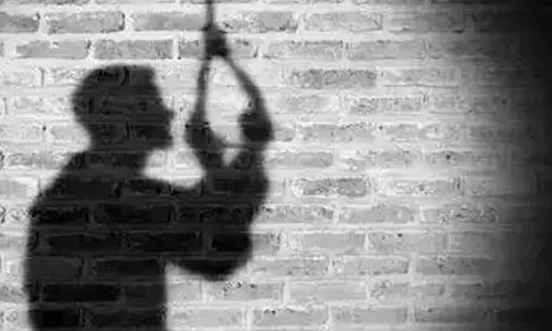 டிராக்டர் டிரைவர் தூக்குப்போட்டு தற்கொலை