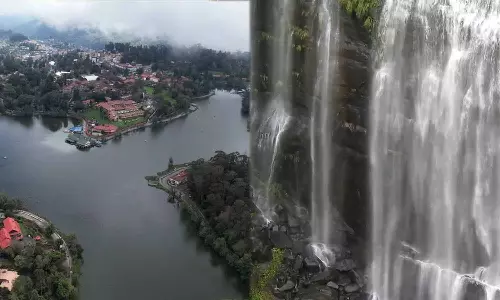 கொடைக்கானல் அருவிகளில் ஆர்ப்பரித்து கொட்டும் தண்ணீர்- சுற்றுலா பயணிகள் உற்சாகம்