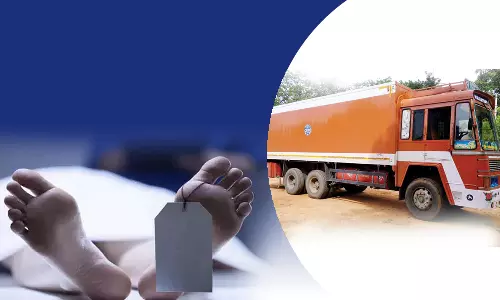 கண்ெடய்னர் லாரி மோதி ஐஸ் வியாபாரி பலி
