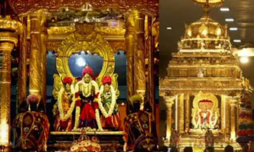 முத்தேவியருடன் தங்கத்தேர்