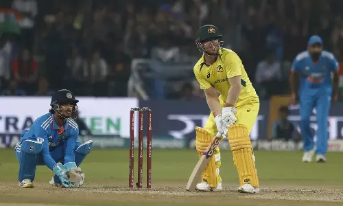 மழையால் ஆட்டம் பாதிப்பு: இந்தியா- ஆஸ்திரேலியா இடையேயான போட்டியில் ஓவர்கள் குறைப்பு