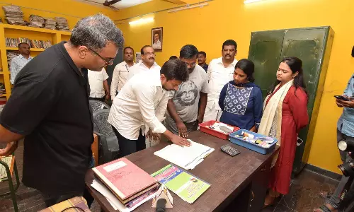 கிருஷ்ணகிரி அரசு மாணவர் விடுதி வார்டன் சஸ்பெண்ட்- உதயநிதி ஸ்டாலின் உத்தரவு