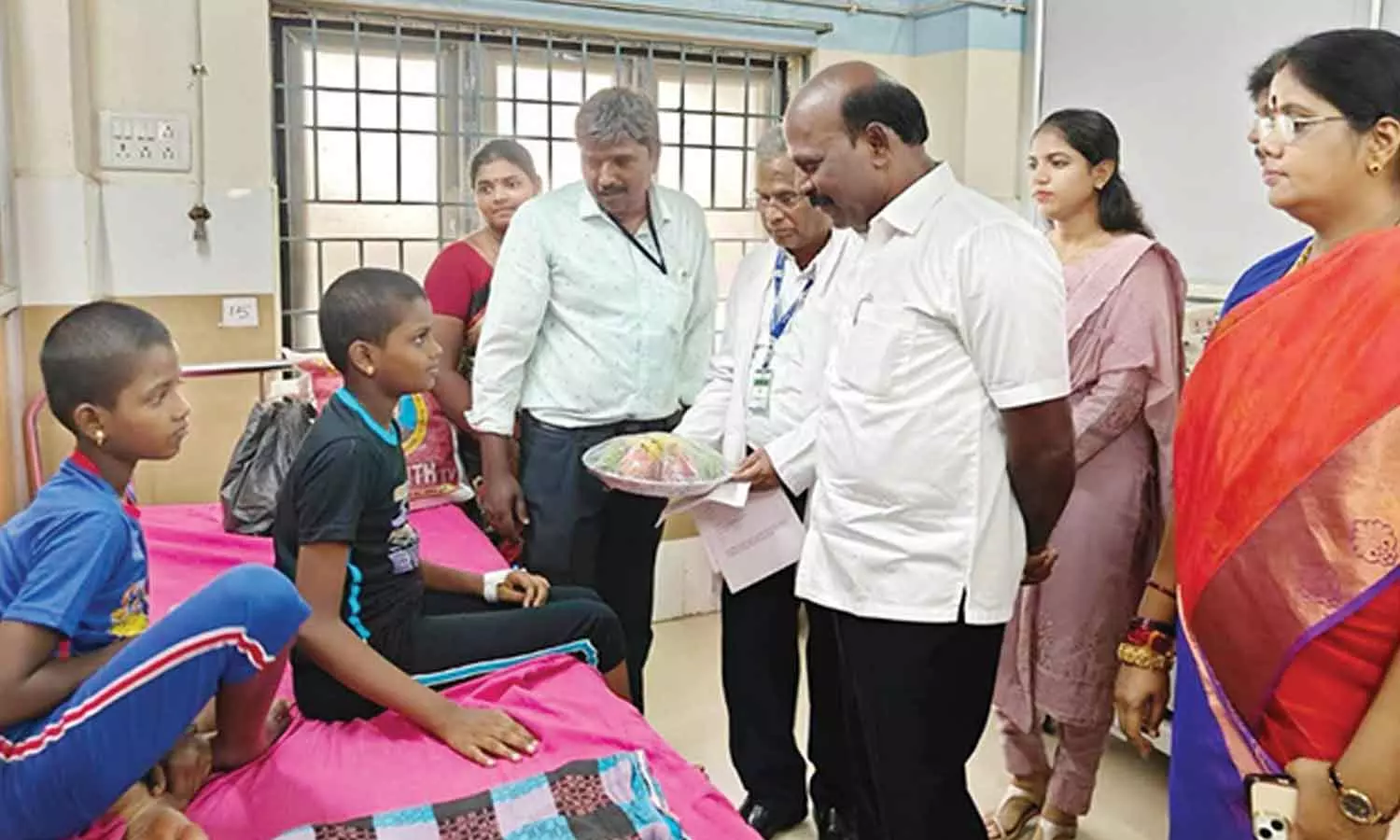 சி.டி. ஸ்கேன் இருப்பது தெரியாததால் நோயாளிகள் சிரமம்- அறிவிப்பு பலகை வைக்க அமைச்சர் மா.சுப்பிரமணியன் உத்தரவு