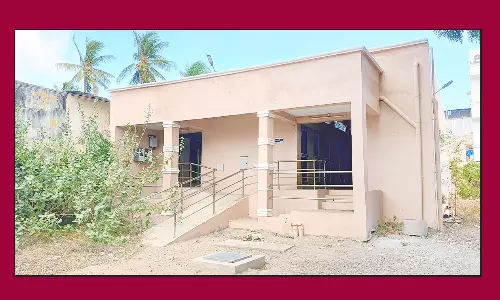 ரூ.50 லட்சம் மதிப்பில் கட்டப்பட்ட கழிவறை காட்சி பொருளான அவலம்