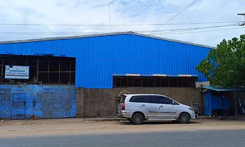 பண்ருட்டியில் 5 ஆயிரம் முந்திரி நிறுவனங்கள் மூடல் பலகோடி வருவாய் இழப்பு