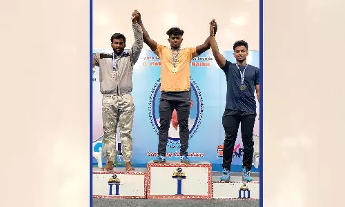 மாநில அளவிலான வலு தூக்கும் போட்டியில் ஆலங்குளம் மாணவனுக்கு தங்கப்பதக்கம்