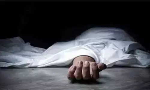 பள்ளிபாளையம் அருகே காட்டுப் பகுதியில் கழுத்து அறுக்கப்பட்ட நிலையில் வாலிபர் பிணம்