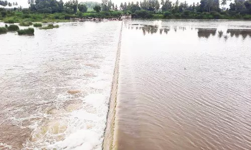 2-வது நாளாக இடி, மின்னலுடன் கூடிய பலத்த மழை