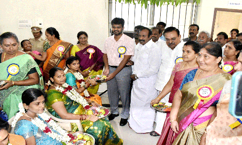 111 கர்ப்பிணி பெண்களுக்கு சமுதாய வளைகாப்பு விழா
