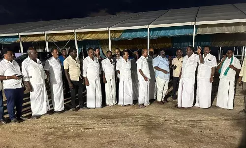 அமைச்சர் உதயநிதி ஸ்டாலின் பங்கேற்கும் கூட்டத்திற்கு பந்தல் அமைக்கும் பணிகள் தீவிரம்