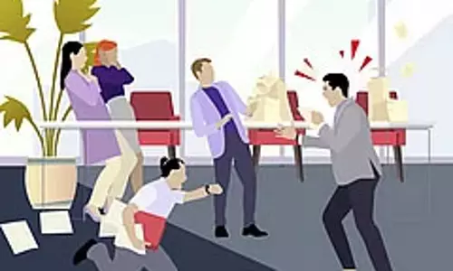 வடலூரில் பா.ஜ.க. கூட்டத்தில் கூச்சல், குழப்பம்-நாற்காலி வீச்சு