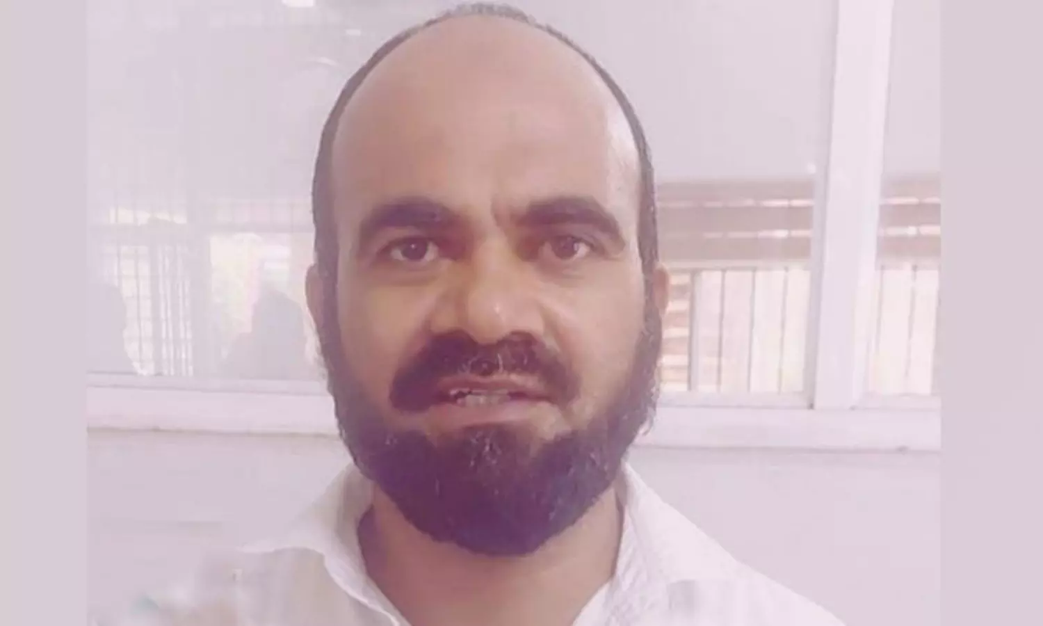 மாணவியை பாலியல் பலாத்காரம் செய்த ஆசிரியர் கைது மாணவியை பாலியல் பலாத்காரம் செய்த ஆசிரியர் கைது