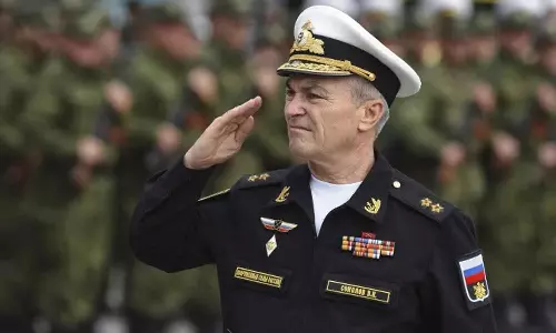 உக்ரைன் தாக்குதலில் ரஷிய கடற்படை தளபதி கொல்லப்பட்டாரா? பரபரப்பு தகவல்கள்