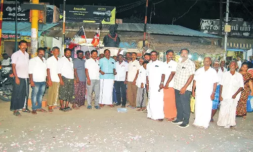 பா.ஜனதாவுடன் கூட்டணி முறிவு-நெல்லையில் அ.தி.மு.க.வினர் கொண்டாட்டம்