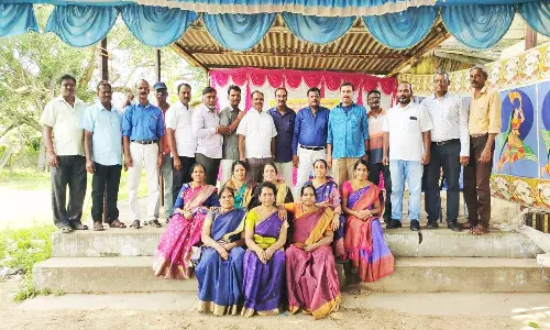 முன்னாள் மாணவர்கள் சந்திப்பு