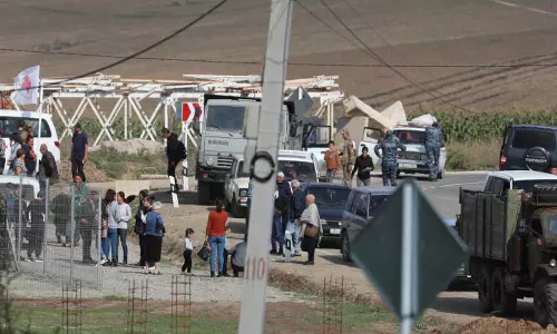 13 ஆயிரம் பேர் அகதிகளாகும் அபாயம்: அர்மேனியா அஜர்பைஜான் போர் விளைவு