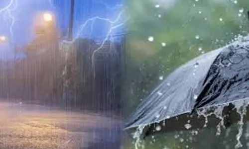 பரமத்திவேலூரில் திடீர் மழையால் வாகன ஓட்டிகள், வியாபாரிகள் பாதிப்பு