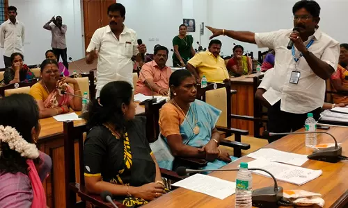 சேலம் மாநகராட்சிக்கு பேட்டரி வாகனங்கள் வாங்கியதில் முறைகேடு