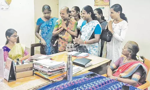 இலவச வீட்டு மனை பட்டா வழங்க வேண்டும்