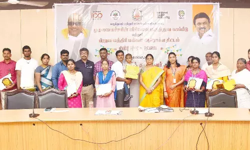 சிறந்த முறையில் பணியாற்றிய காப்பீட்டு  ஒருங்கிணைப்பாளர்களுக்கு பாராட்டு சான்றிதழ்கள்