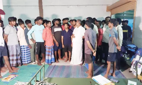 அரசு கல்லூரி விடுதியை தருமபுரி எம்.எல்.ஏ ஆய்வு