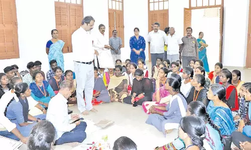 தஞ்சாவூர் ஓவியம் குறித்த செய்முறை பயிற்சி முகாம்