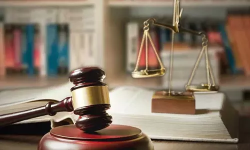 இரு தரப்பினர் மோதல்: 8 பேர் மீது வழக்கு