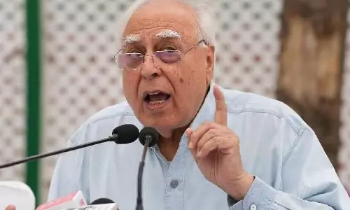 கூடாரத்தில் புகுந்த ஒட்டகம் போன்றது பா.ஜ.க.- அ.தி.மு.க. விலகல் பற்றி கபில் சிபல் கருத்து