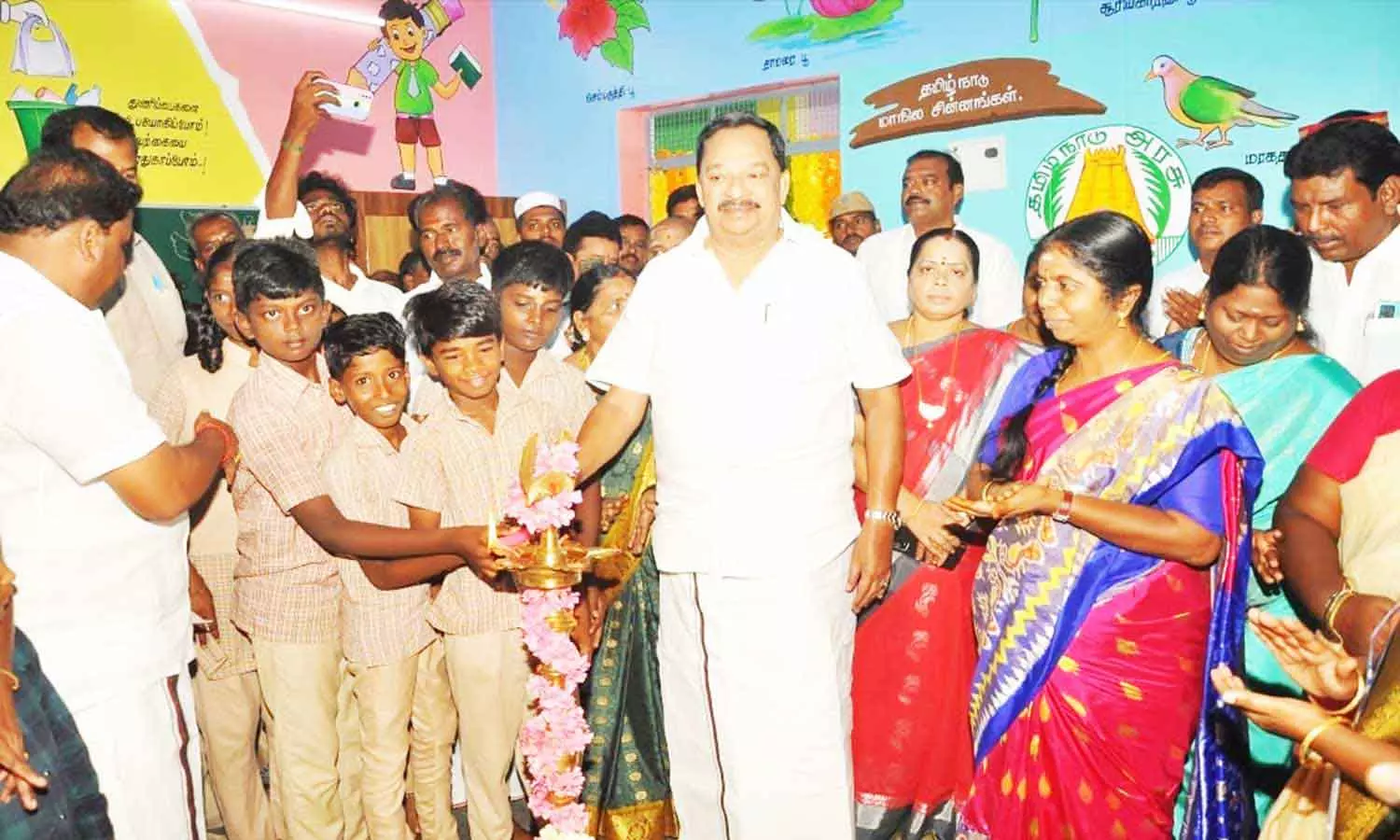 ராணிப்பேட்டை அடுத்த வி.சி.மோட்டூரில் ரூ.90 லட்சத்தில் புதிய வகுப்பறை கட்டிடங்கள் ராணிப்பேட்டை அடுத்த வி.சி.மோட்டூரில் ரூ.90 லட்சத்தில் புதிய வகுப்பறை கட்டிடங்கள்