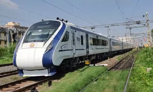 நெல்லையில் இருந்து இன்று காலை 539 பயணிகளுடன் சென்னை புறப்பட்ட வந்தே பாரத் ரெயில்