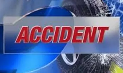 வைகுந்தம் அருகே மொபெட் மீது தனியார் பஸ் மோதி பூசாரி பலி