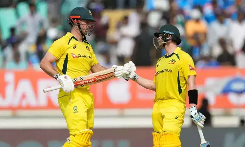 3வது ஒரு நாள் கிரிக்கெட் போட்டி- இந்தியாவிற்கு 353 ரன்கள் இலக்கு நிர்ணயம்