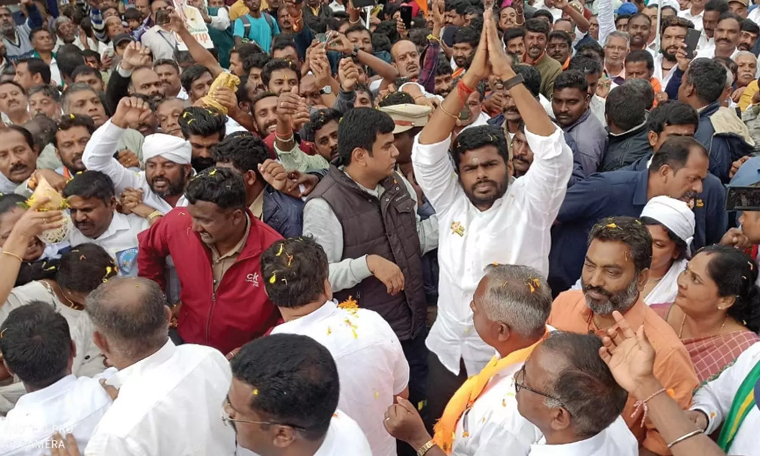 தொகுதி பிரச்சனையை தவிர அனைத்தையும் பேசுவார்: ஆ.ராசா எம்.பி. மீது அண்ணாமலை கடும் தாக்கு தொகுதி பிரச்சனையை தவிர அனைத்தையும் பேசுவார்: ஆ.ராசா எம்.பி. மீது அண்ணாமலை கடும் தாக்கு