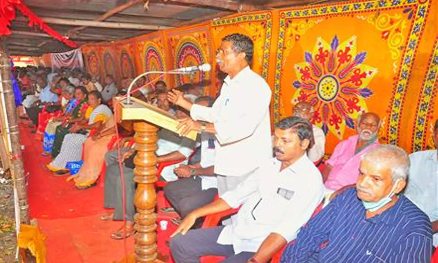 நாகர்கோவிலில் இன்று ஓய்வு பெற்ற போக்குவரத்து தொழிலாளர்கள் 3-வது நாளாக காத்திருப்பு போராட்டம் நாகர்கோவிலில் இன்று ஓய்வு பெற்ற போக்குவரத்து தொழிலாளர்கள் 3-வது நாளாக காத்திருப்பு போராட்டம்