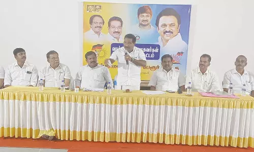 தென்தாமரைகுளத்தில் தி.மு.க. வாக்குசாவடி முகவர்கள் கூட்டம்