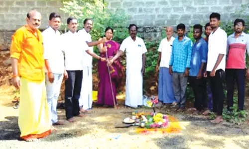 வீரக்கல்புதூர் பேரூராட்சியில் புதிய திட்ட பணிகளுக்கு பூமி பூஜை