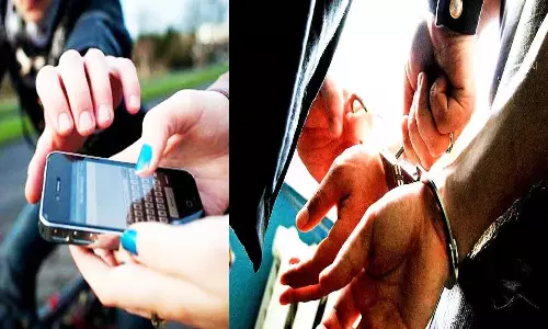 செல்போனை பறித்து சென்ற கல்லூரி மாணவர் கைது