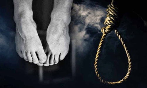 ஓட்டல் உரிமையாளர் தூக்கிட்டு தற்கொலை