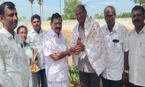 வெள்ளிரவெளி அரசு பள்ளியில்  ரூ.1.17 ேகாடி  மதிப்பில்   வகுப்பறைகள் கட்ட  பூமி பூஜை