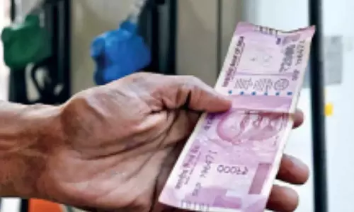 பெட்ரோல் பங்குகளில் 2 ஆயிரம் ரூபாய் நோட்டுகள் பெறப்படாது- உரிமையாளர்கள் சங்கம் அறிவிப்பு